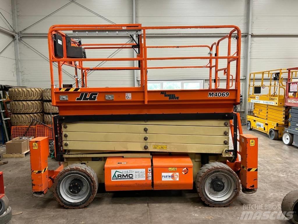 JLG M 4069 LE Nožnicové zdvíhacie plošiny