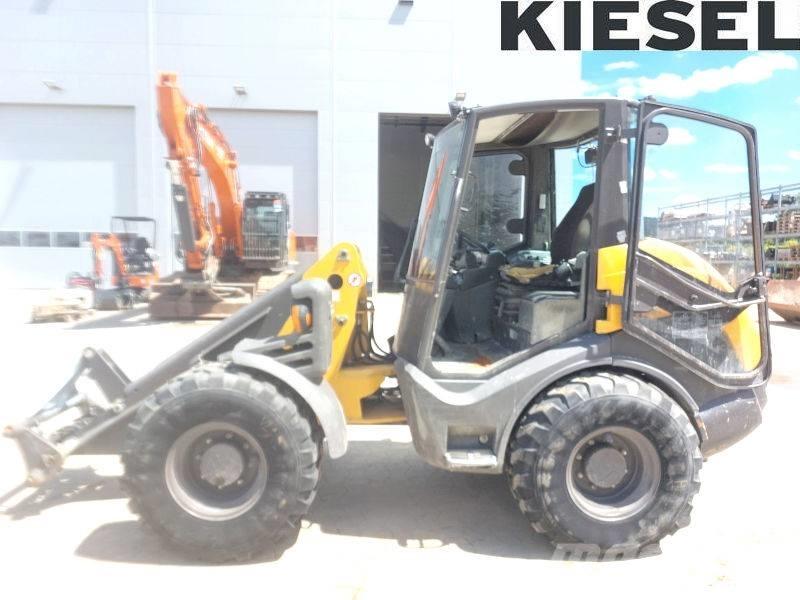 Mecalac AX 1000 Šmykom riadené nakladače