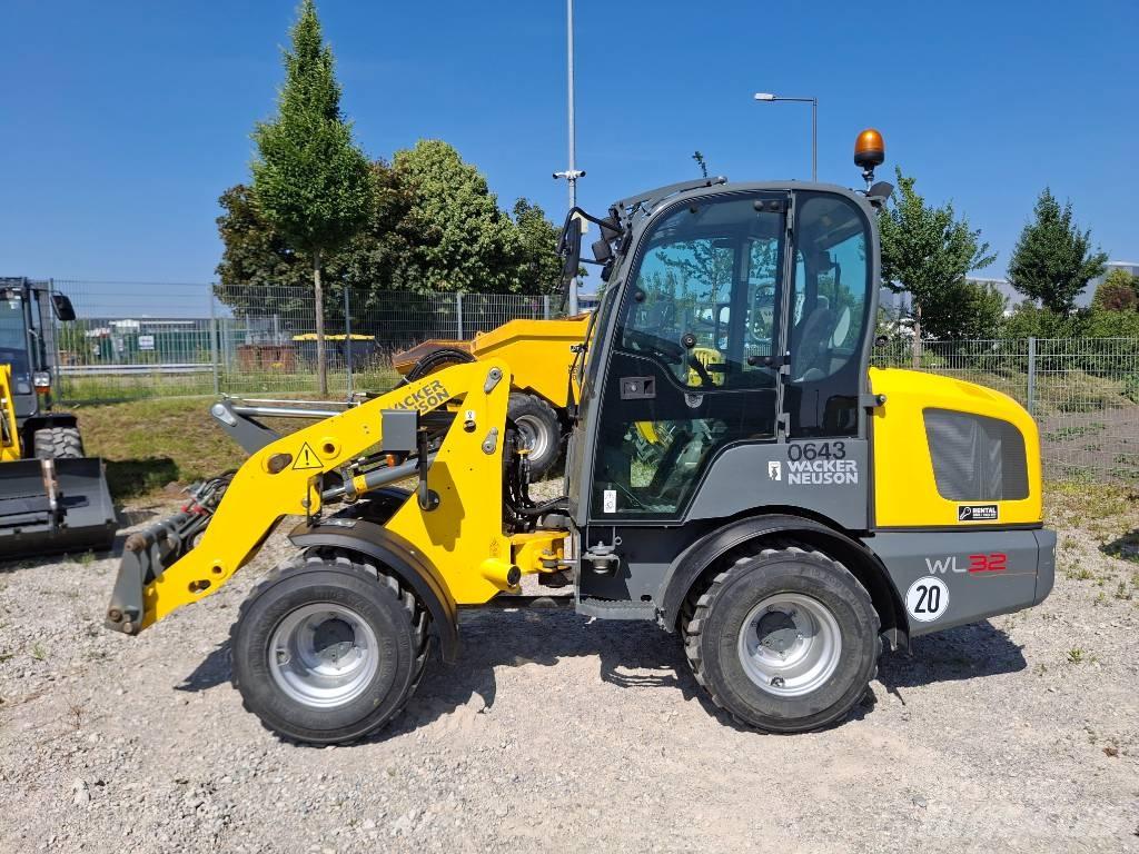 Wacker Neuson WL32 Kolesové nakladače