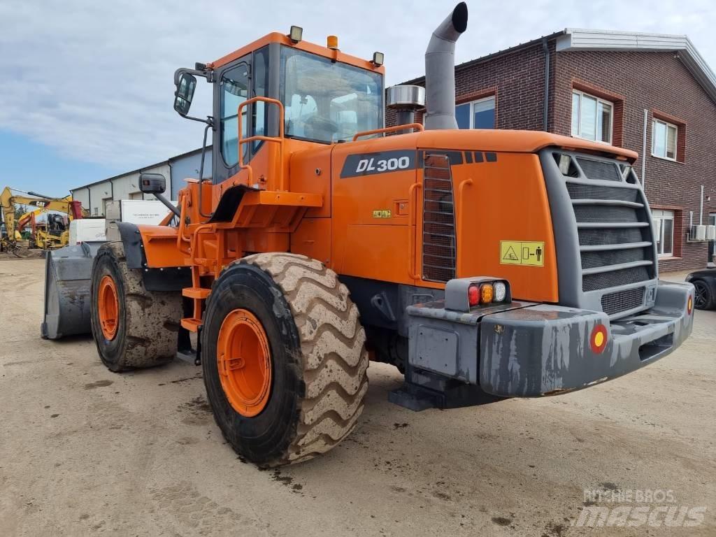 Doosan DL 300 Kolesové nakladače