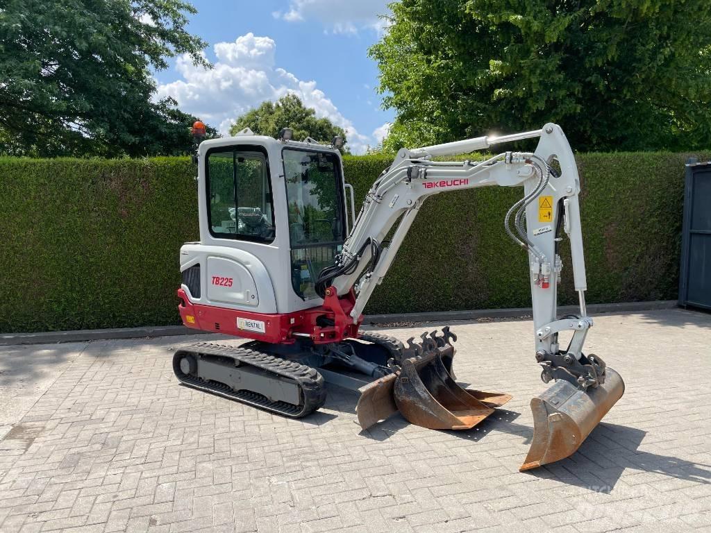 Takeuchi TB 225 Mini rýpadlá < 7t