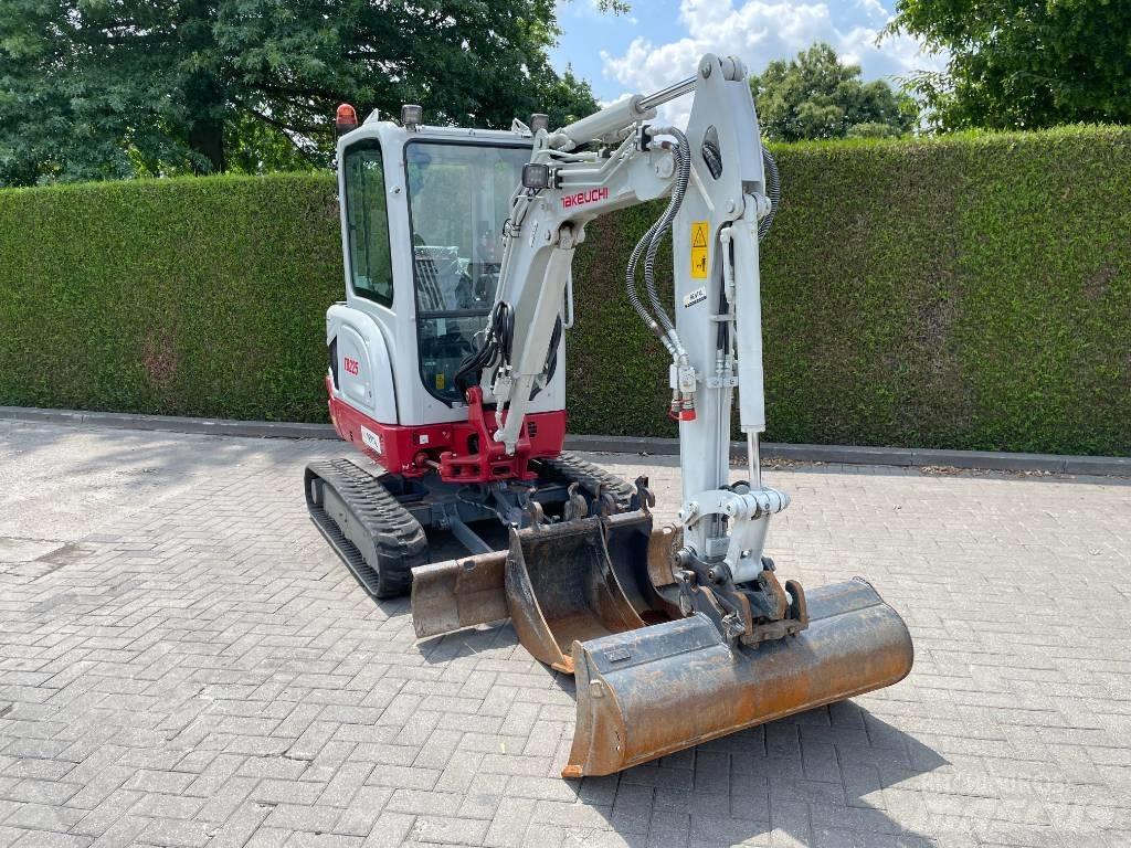 Takeuchi TB 225 Mini rýpadlá < 7t