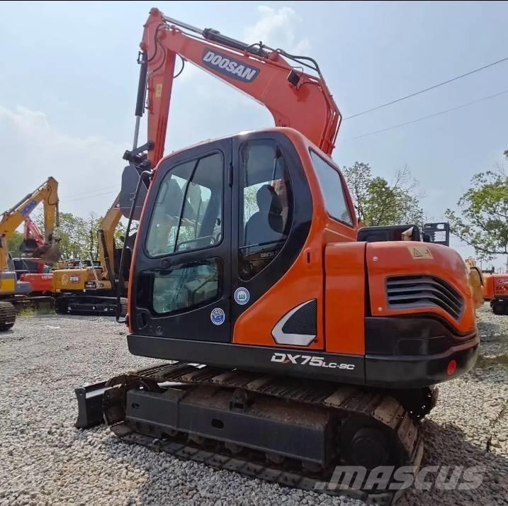 Doosan DX75-9C Midi rýpadlá 7 t - 12 t