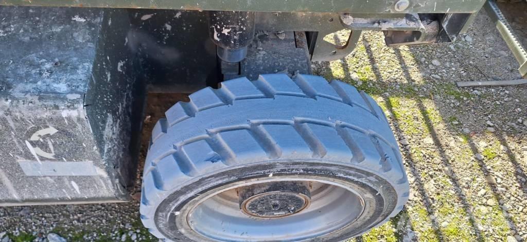 JLG M 3369 Nožnicové zdvíhacie plošiny