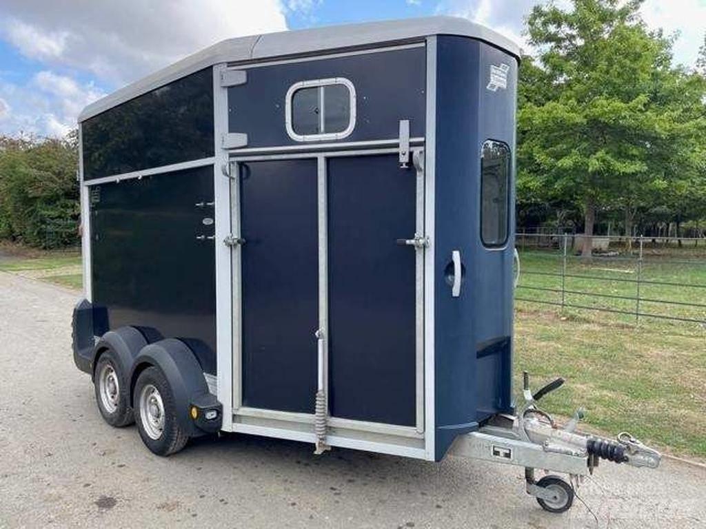 Ifor Williams HB 511 Prívesy na prepravu zvierat