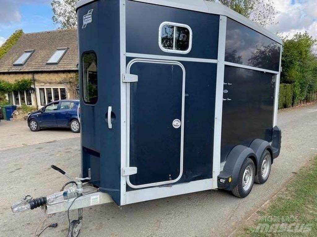 Ifor Williams HB 511 Prívesy na prepravu zvierat