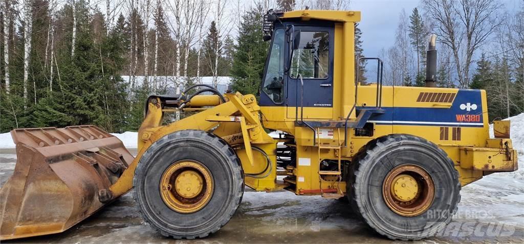 Komatsu WA380 Kolesové nakladače
