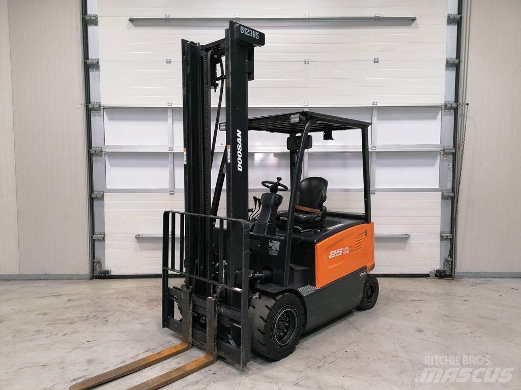 Doosan B25X-7 Akumulátorové vozíky