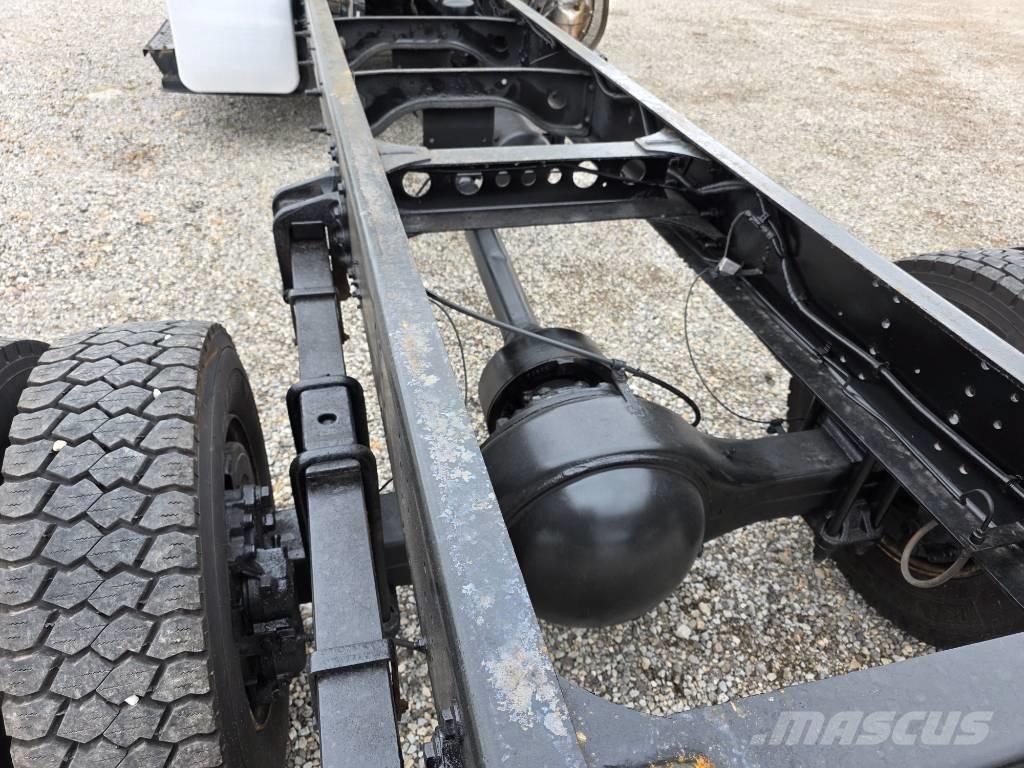 Hino 268 Nákladné vozidlá bez nadstavby