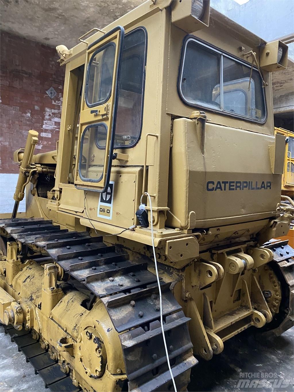 CAT D 6 D LGP Pásové dozéry