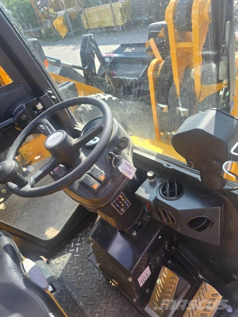Schäffer 2428 SLT Šmykom riadené nakladače