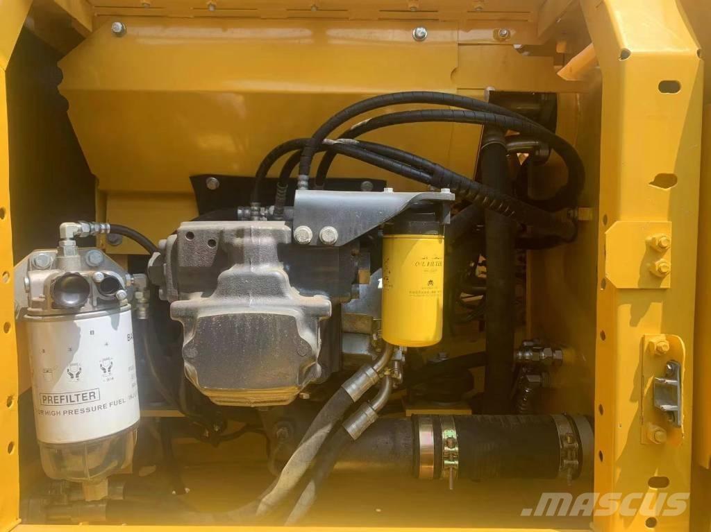 Komatsu PC 200-8 Midi rýpadlá 7 t - 12 t