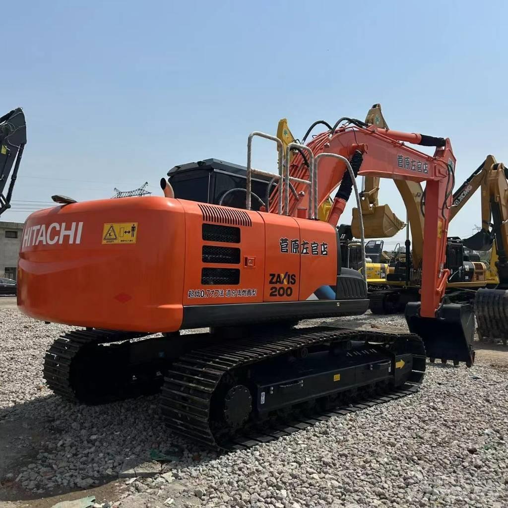 Hitachi 200-3 Pásové rýpadlá