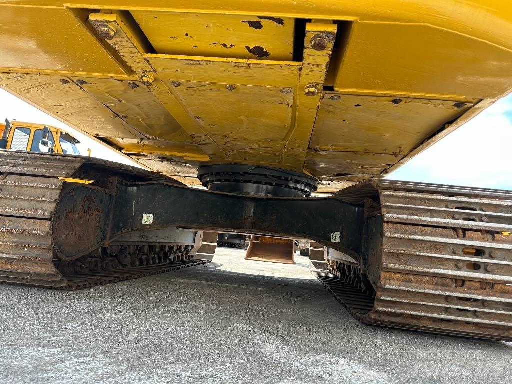 Komatsu PC210LC-11 Pásové rýpadlá