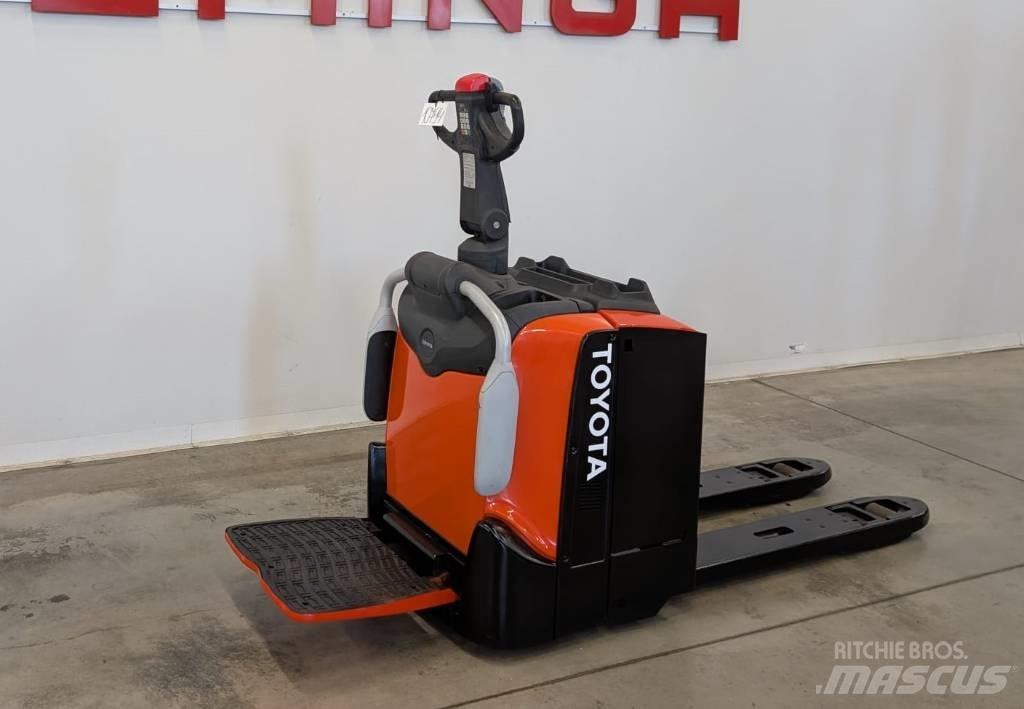 Toyota 10794 LPE200 Akumulátorové vozíky