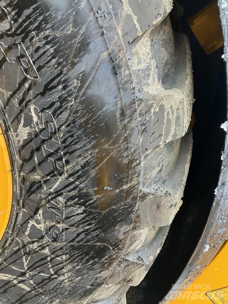 JCB 409 Kolesové nakladače