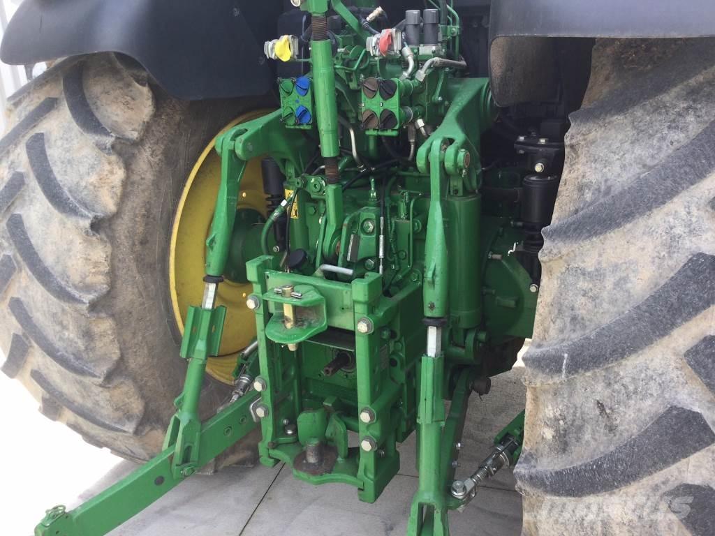 John Deere 6195M Traktory
