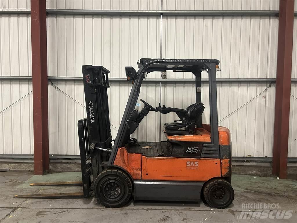 Toyota 7FBMF25 Akumulátorové vozíky