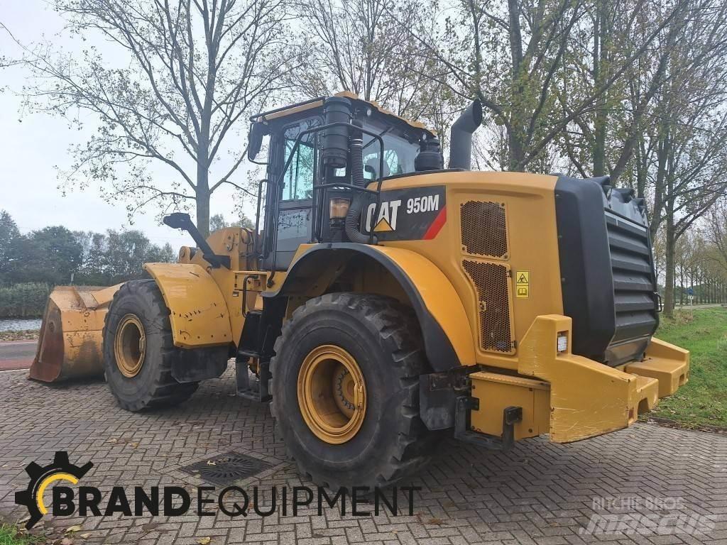 CAT 950M Kolesové nakladače