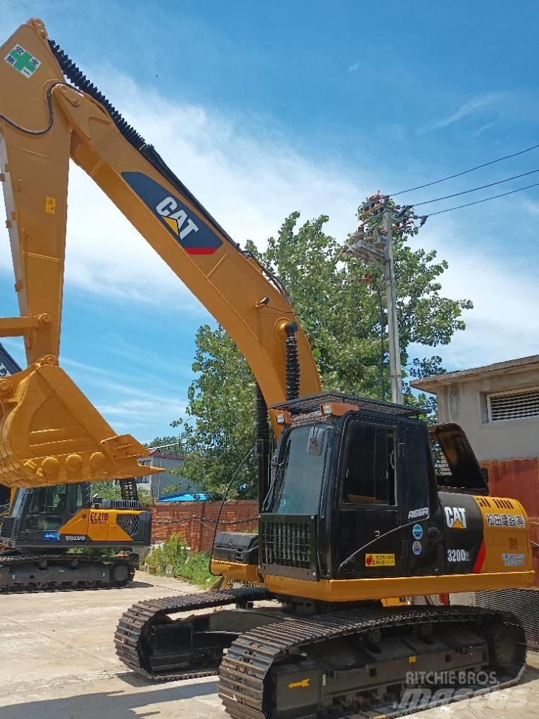 CAT 320 D2 Pásové rýpadlá