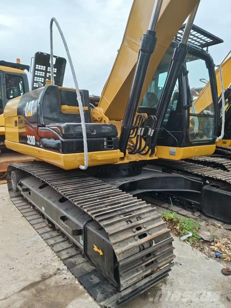 CAT 320 D Pásové rýpadlá