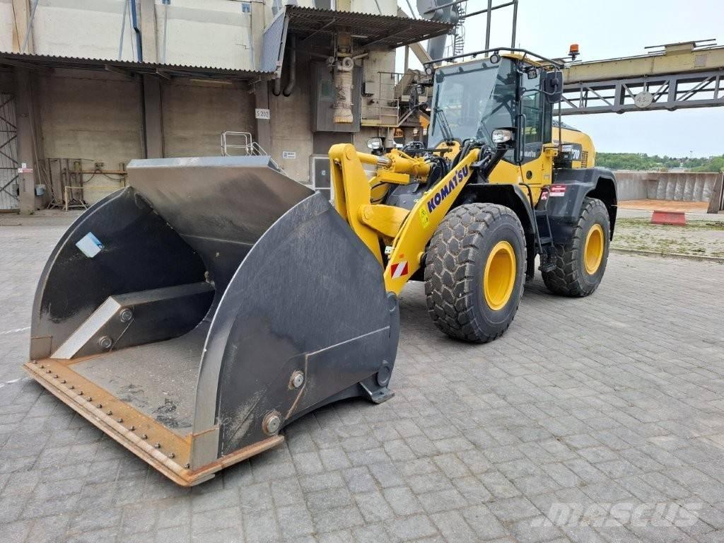 Komatsu WA 270-8E0 Kolesové nakladače