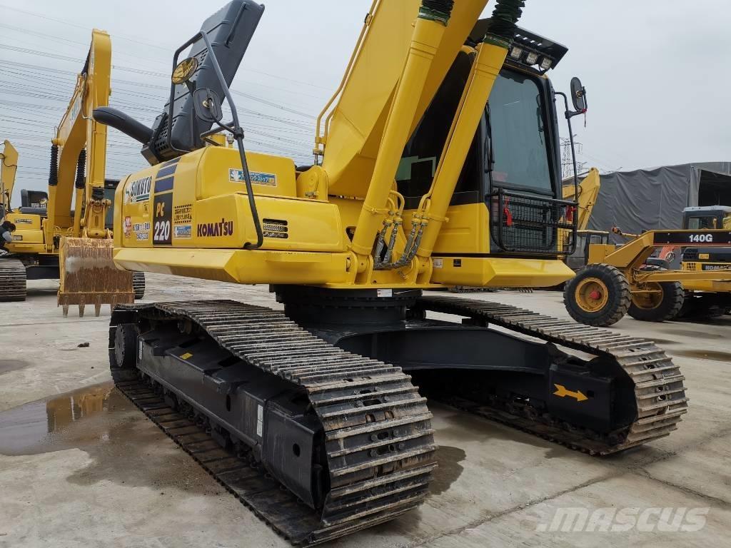Komatsu PC 220-8 Pásové rýpadlá