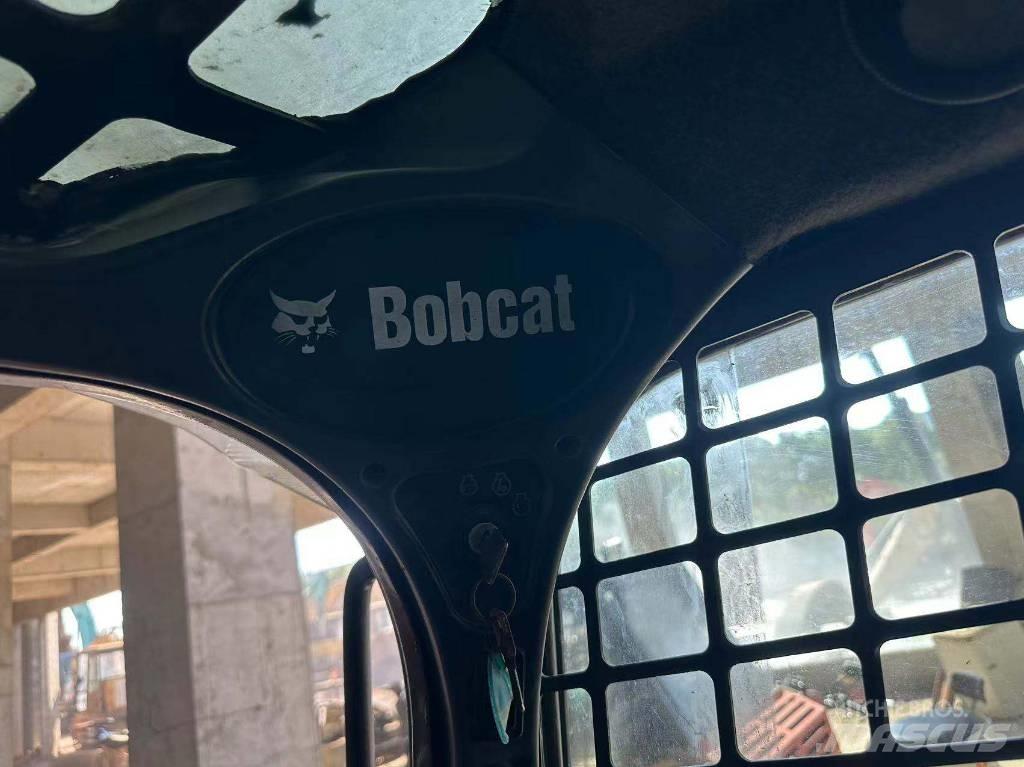 Bobcat S750 Šmykom riadené nakladače