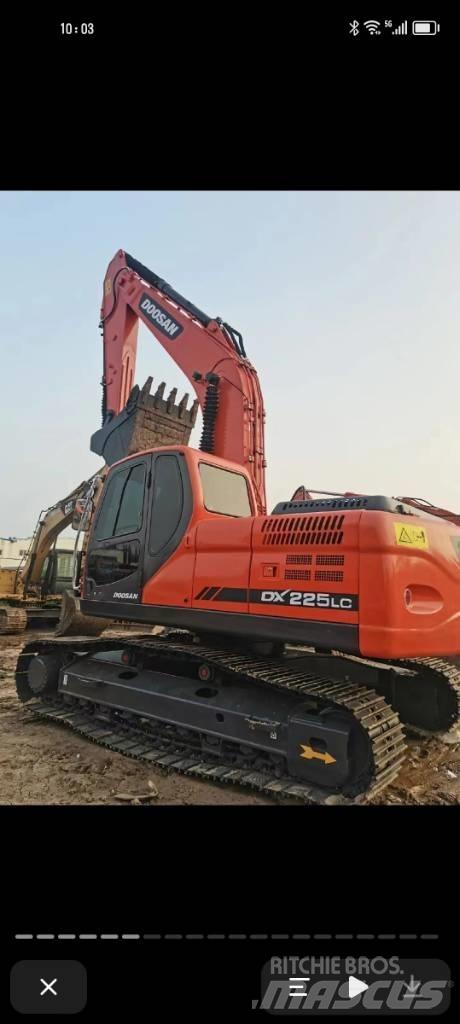 Doosan DX 220 Pásové rýpadlá