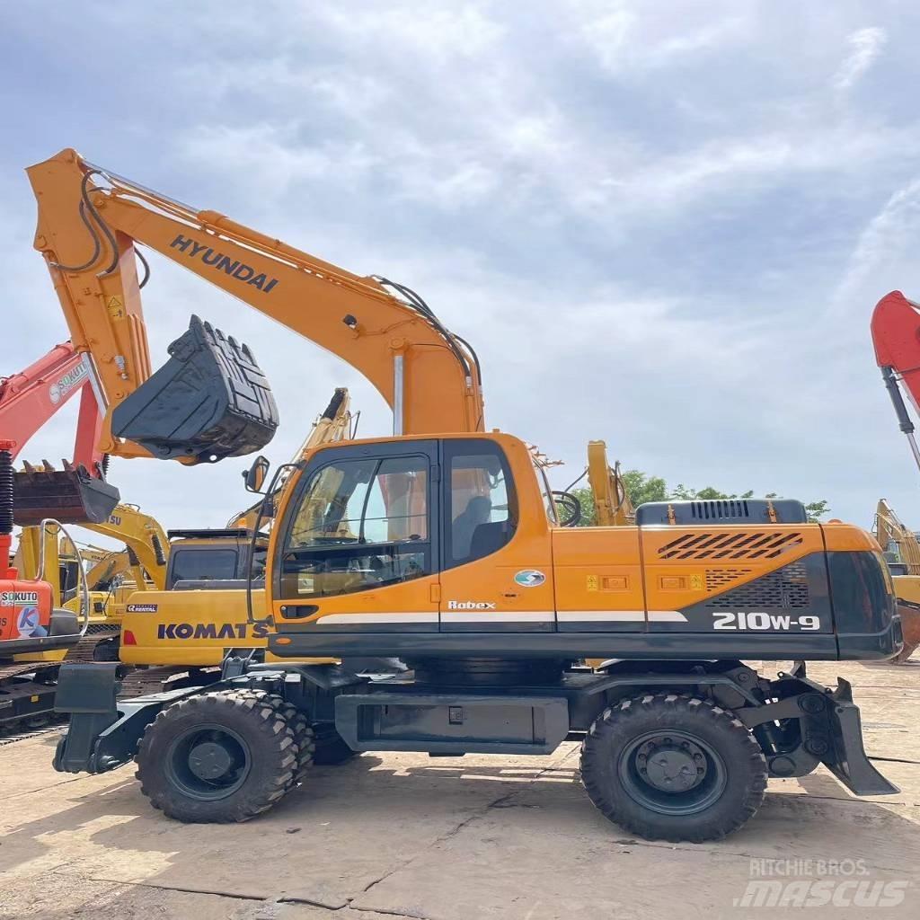 Hyundai R210W-9 Kolesové rýpadlá