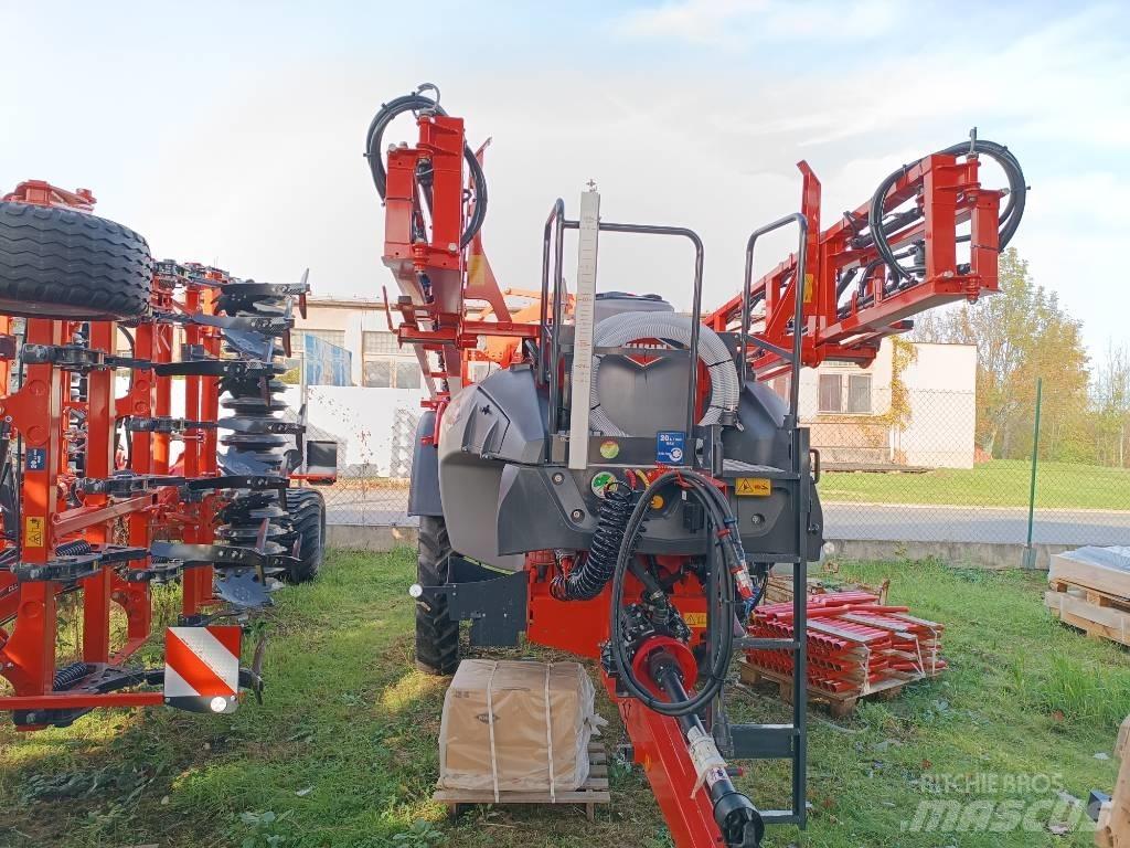 Kuhns Mfg LEXIS Ťahané postrekovače