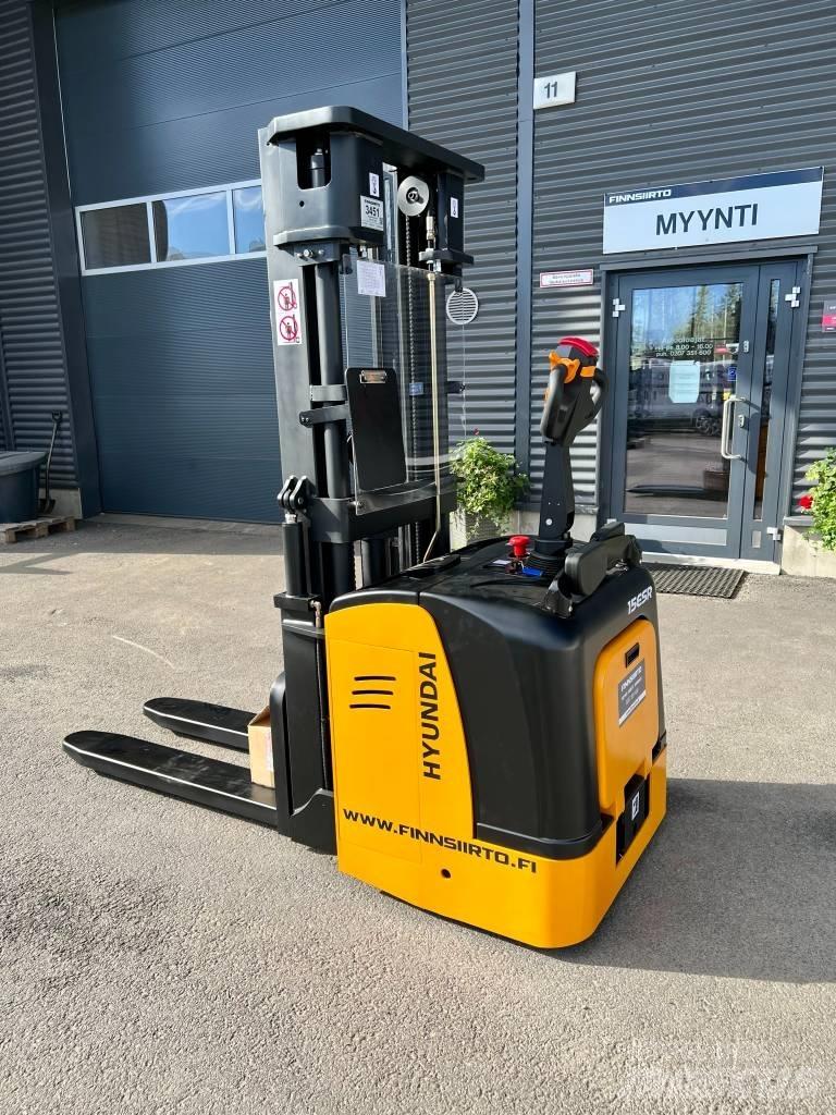 Hyundai 15ESR Samohybné vozíky