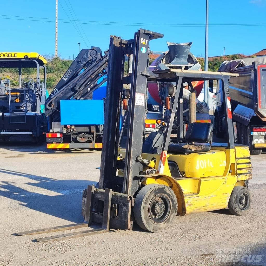 CAT DP 25 Dieselové vozíky