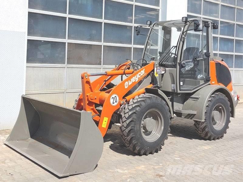 Atlas AR 400 Šmykom riadené nakladače
