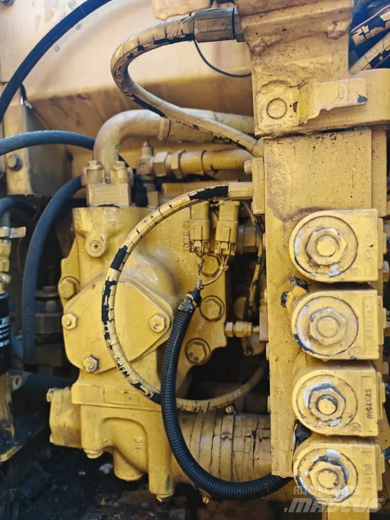 Komatsu PW 130ES-6K Kolesové rýpadlá