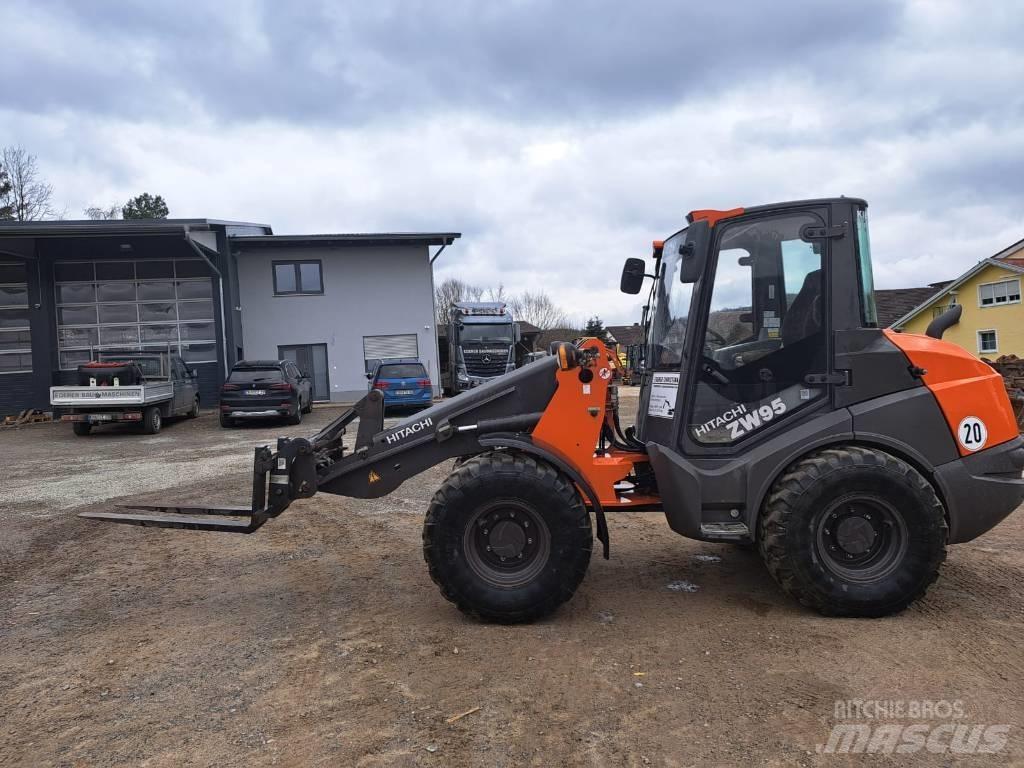 Hitachi ZW 95-6 Kolesové nakladače