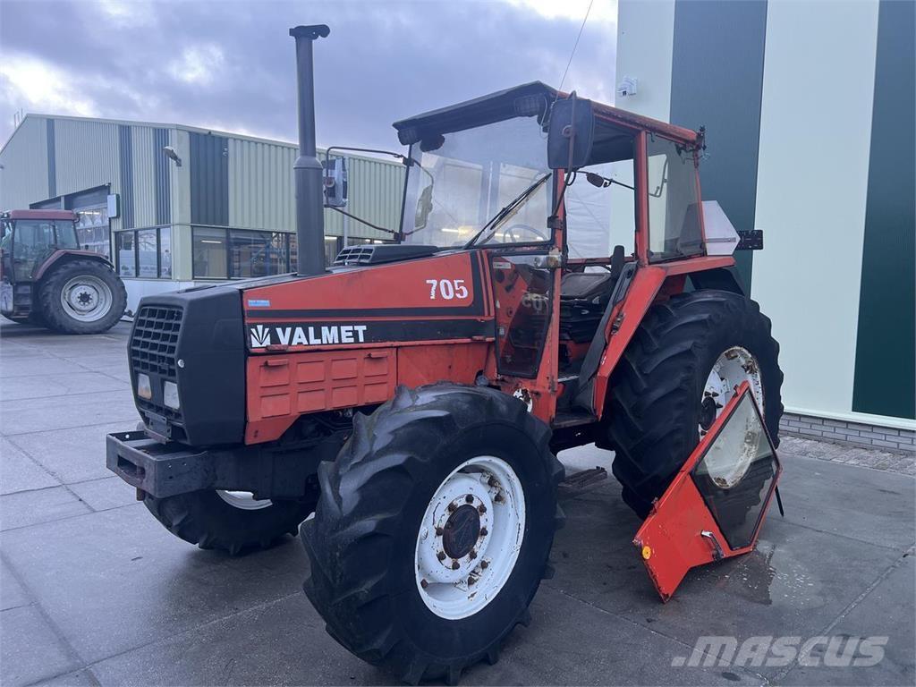 Valtra Valmet 705 Traktory