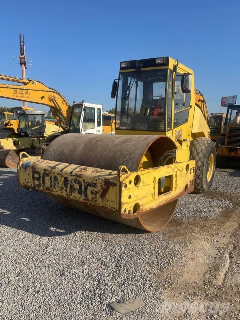 Bomag BW 213 D-3 Ťahačové valce
