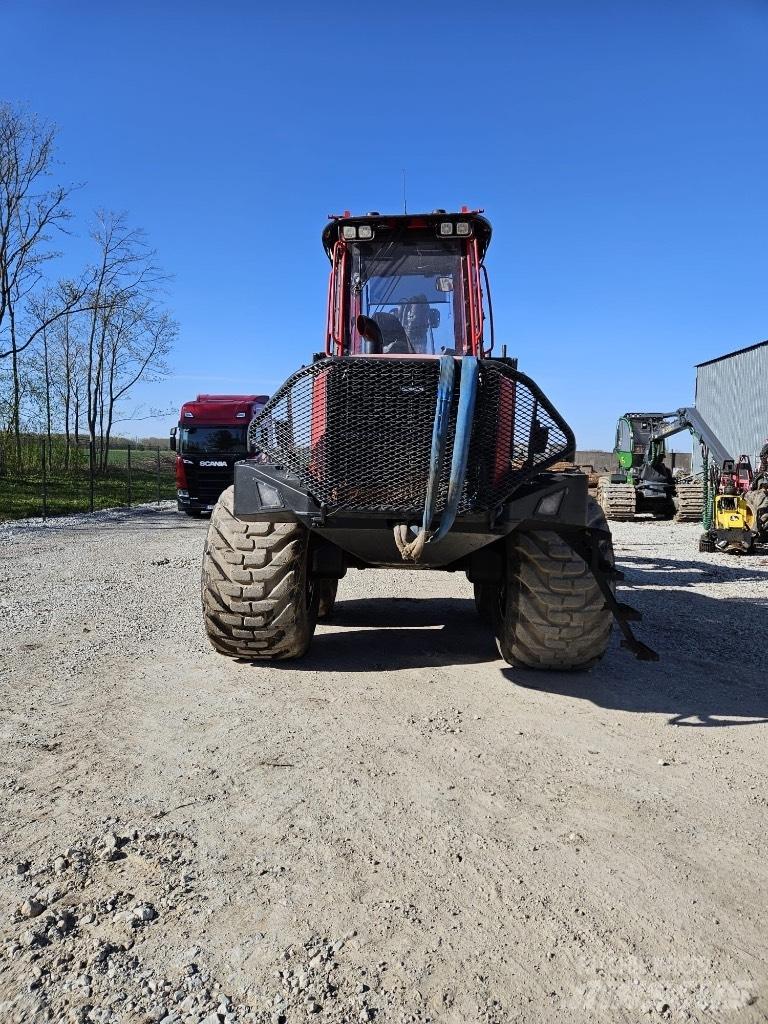 Komatsu 895 Lesné traktory