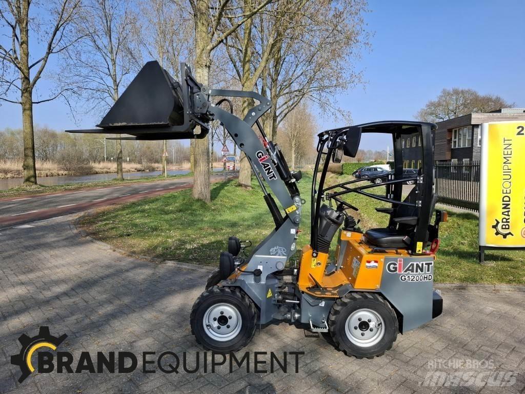 GiANT G1200HD Kolesové nakladače