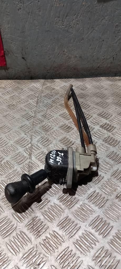 MAN TGA    81523156185 Kabíny a interiér