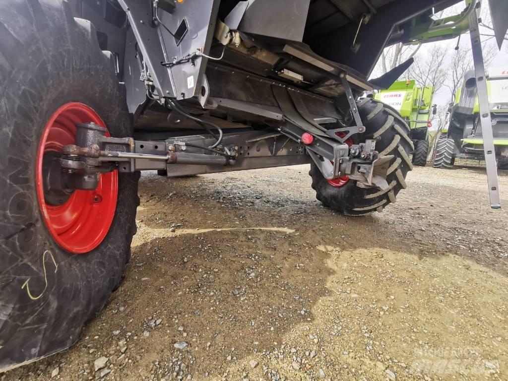 CLAAS Lexion 650 Kombinované zberacie stroje