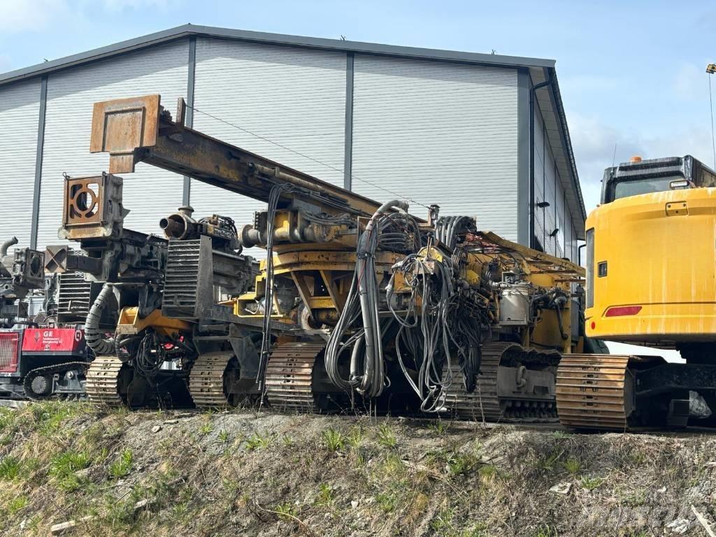 Klemm KR 807 - 5 Pilierovej žeriav