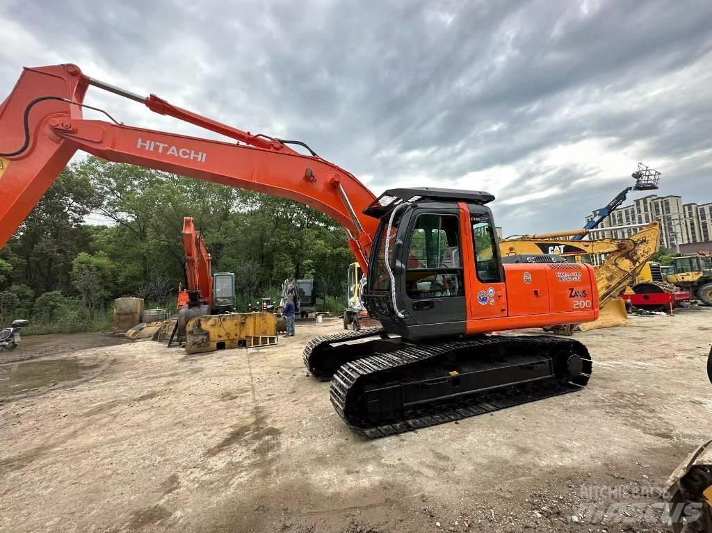 Hitachi ZX 200 Pásové rýpadlá