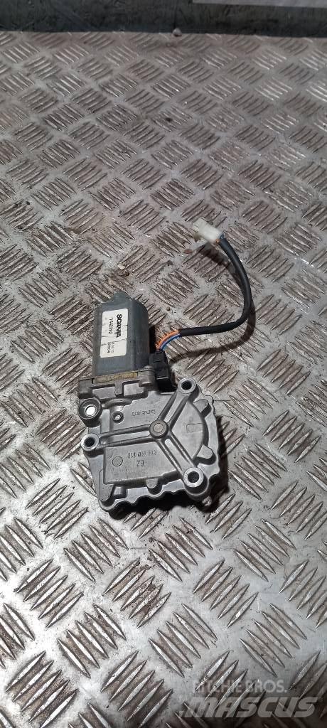 Scania R 440   1442292 Kabíny a interiér