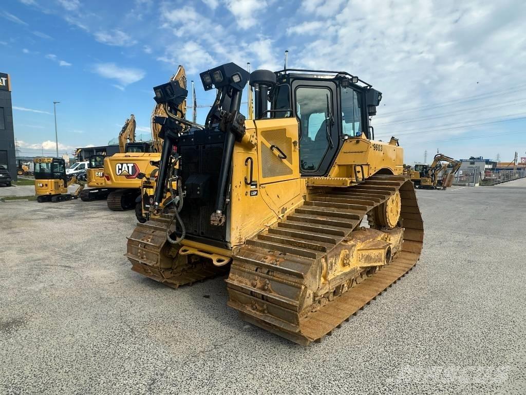 CAT D 6 XE Pásové dozéry