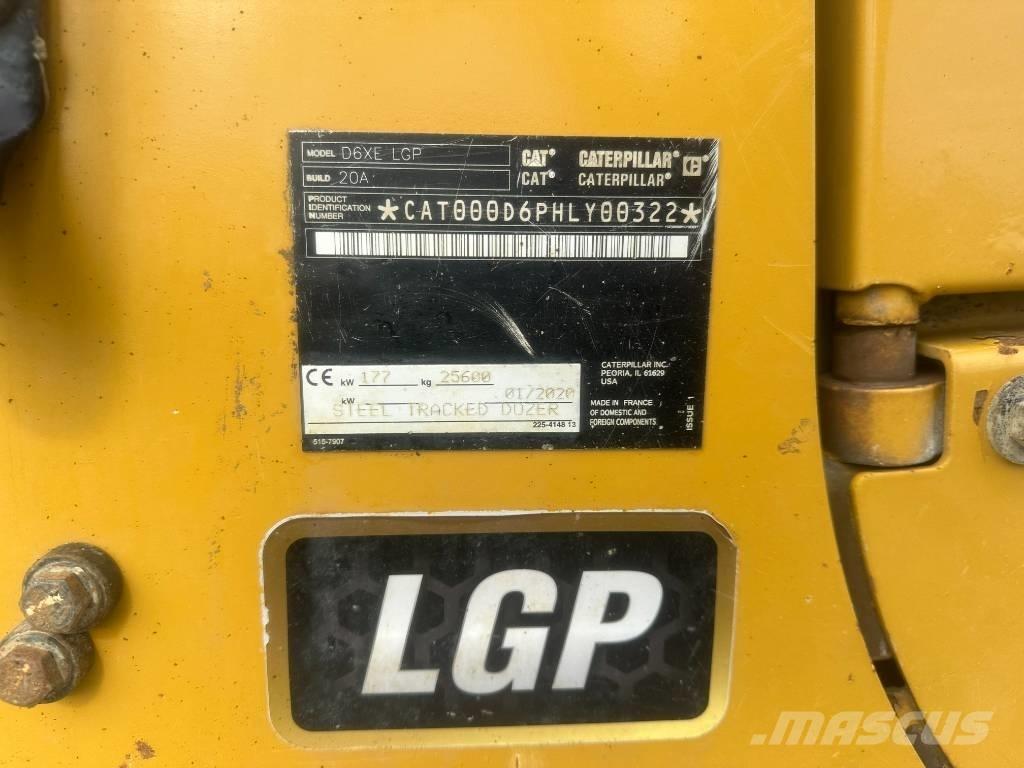 CAT D 6 XE Pásové dozéry