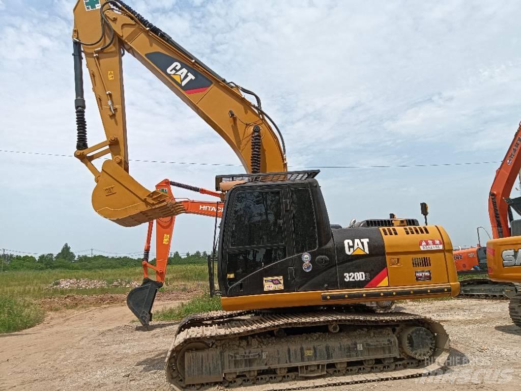 CAT 320D2 Midi rýpadlá 7 t - 12 t