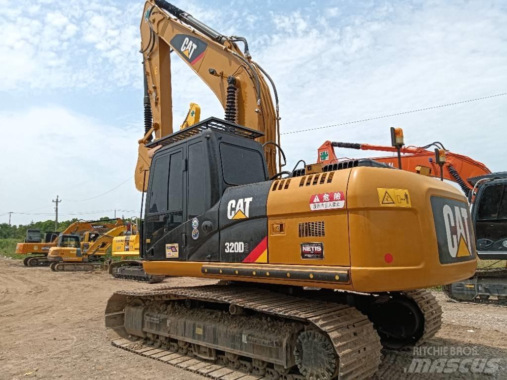 CAT 320D2 Midi rýpadlá 7 t - 12 t