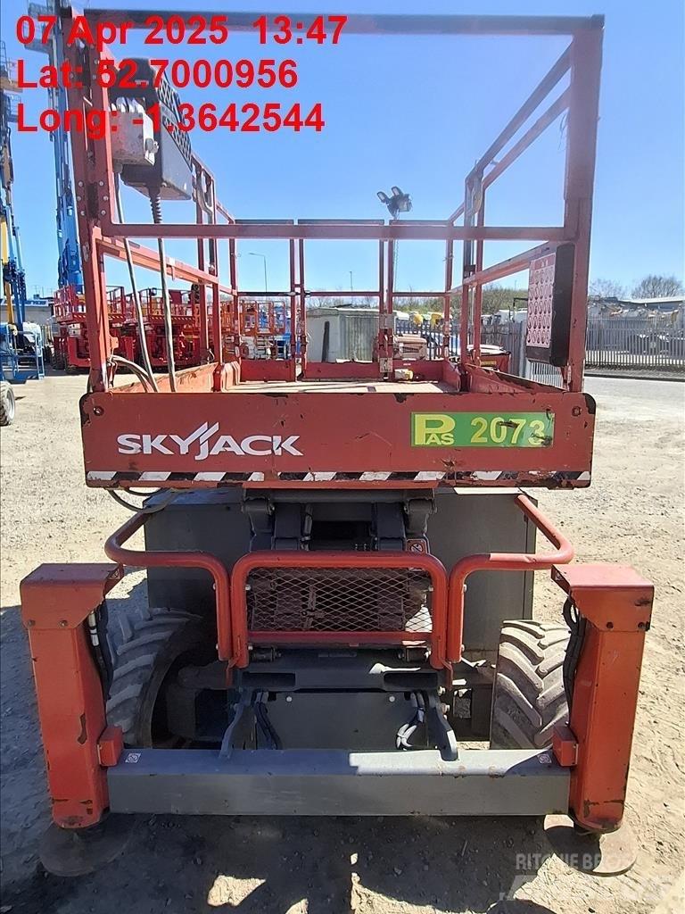 SkyJack SJ 6832 RT Nožnicové zdvíhacie plošiny